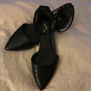 Seychelles Black Croc-Embossed Flats